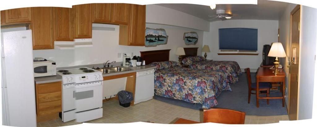 Frontier Suites Hotel In 주노 외부 사진
