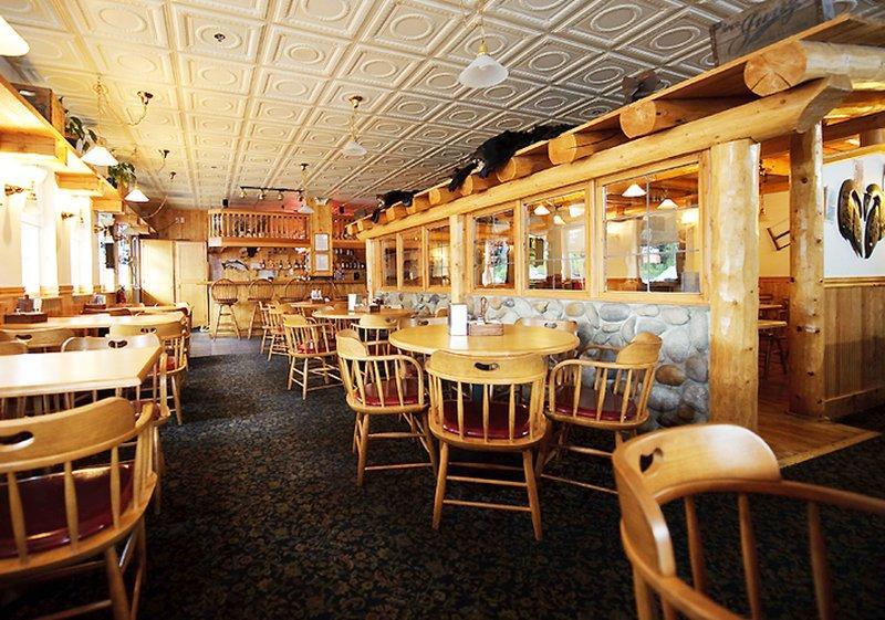 Frontier Suites Hotel In 주노 외부 사진