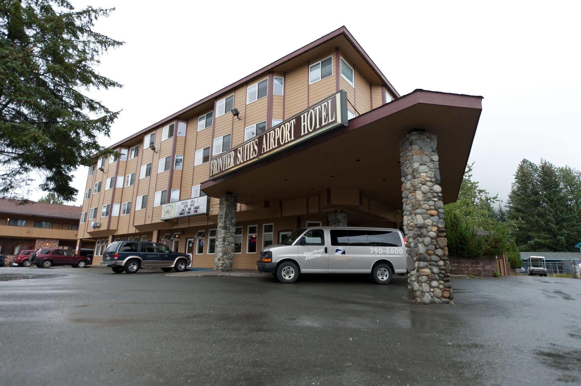 Frontier Suites Hotel In 주노 외부 사진