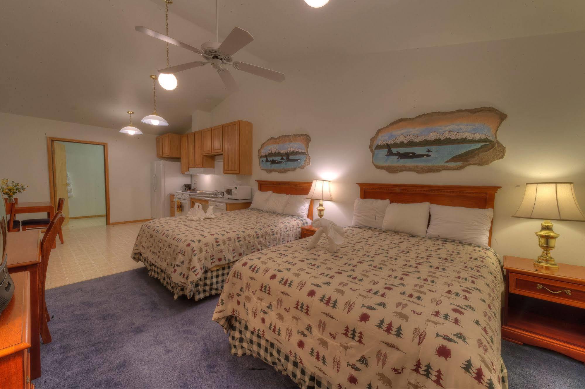 Frontier Suites Hotel In 주노 외부 사진