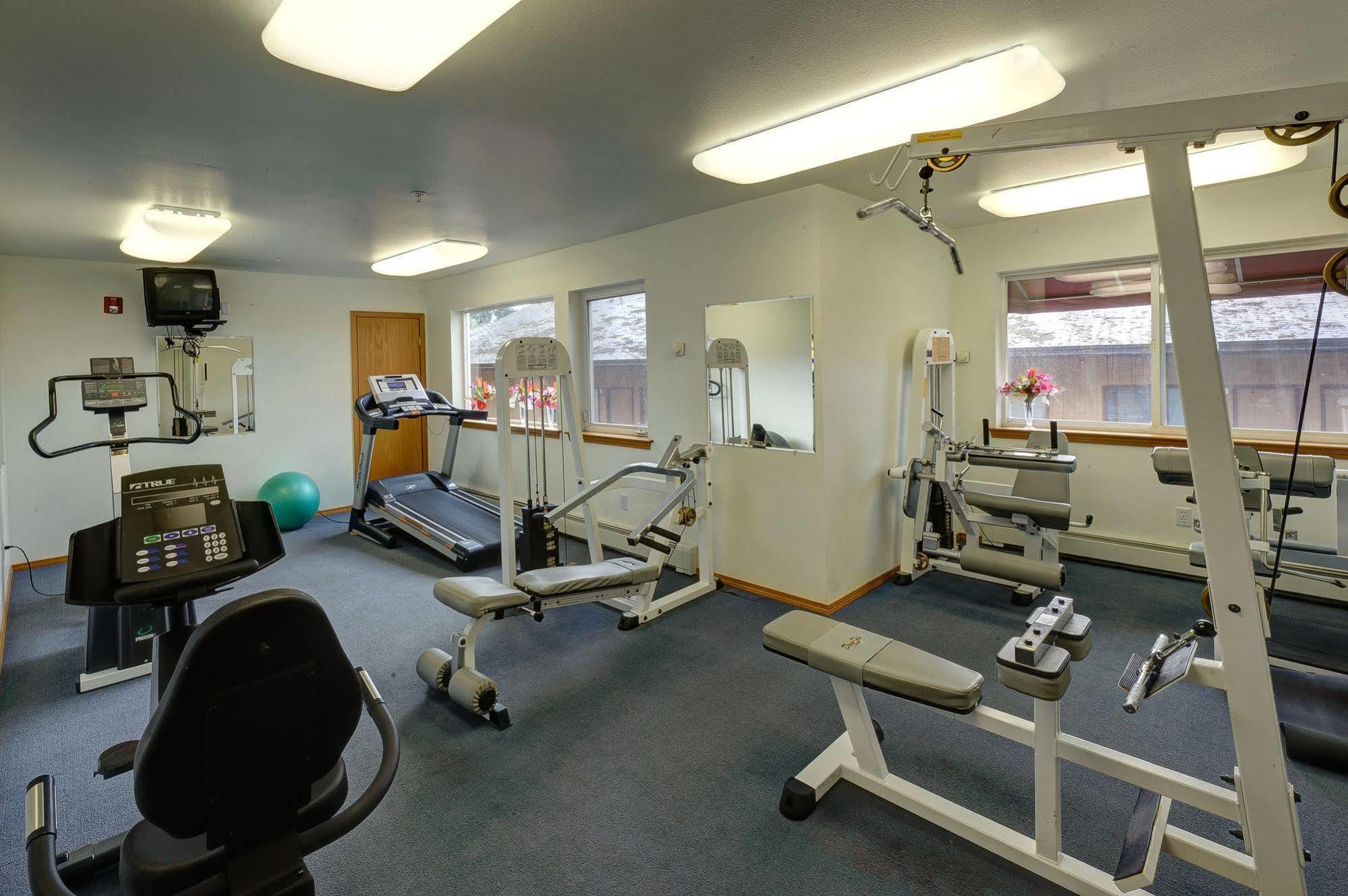 Frontier Suites Hotel In 주노 외부 사진